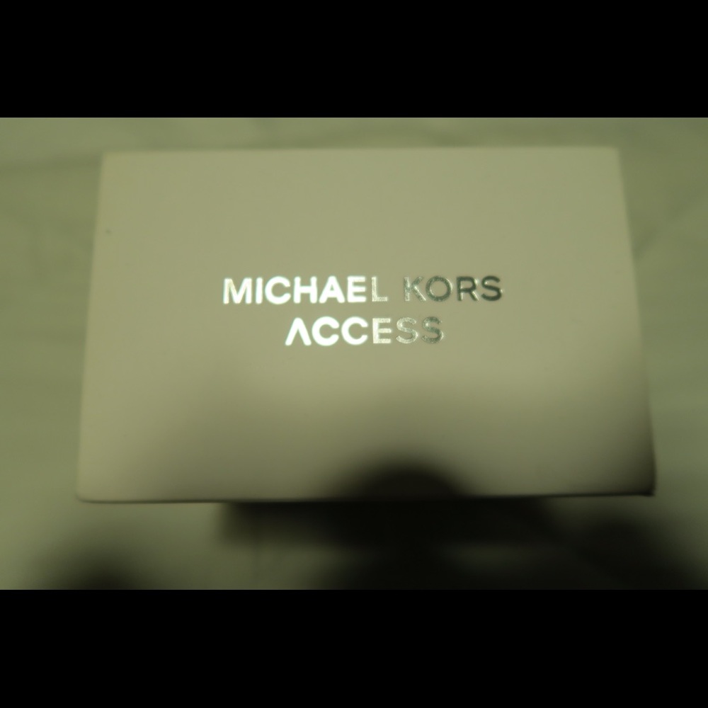 Micheal Kors Jewelery - Picture 4 of 5